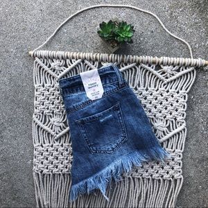 New Hippie Laundry Distressed Jean Shorts Size 25